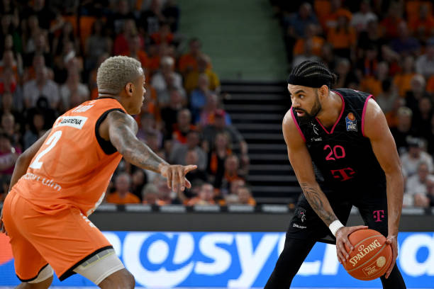 他不仅仅是 他不仅仅是