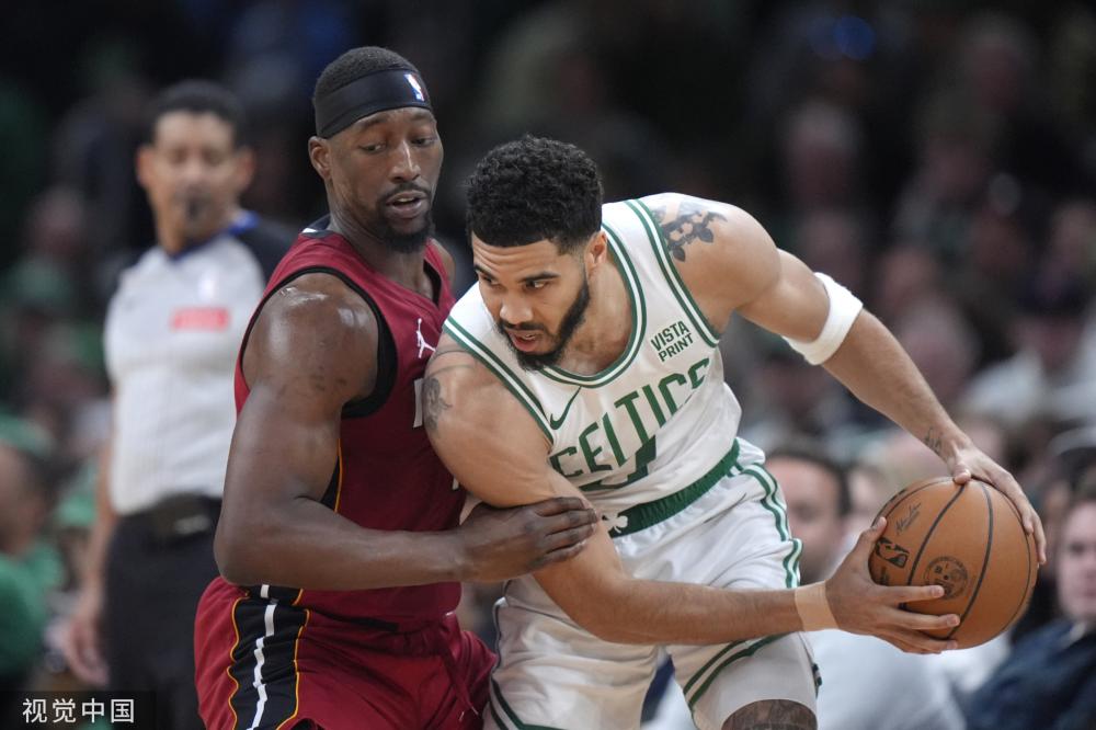 的竞争中脱 的竞争中脱