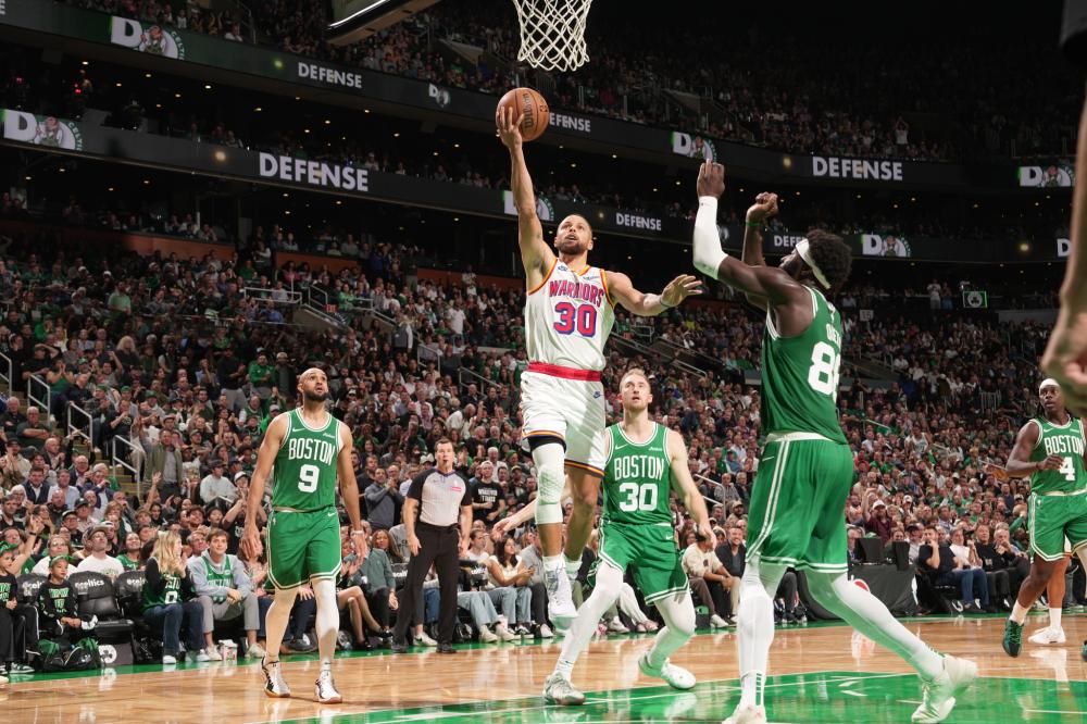 更要捍卫红 更要捍卫红